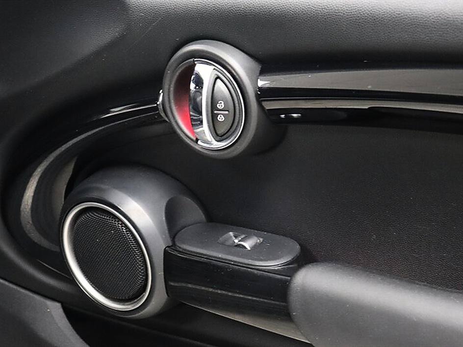 Used 2014 MINI Cooper S FWD image 17