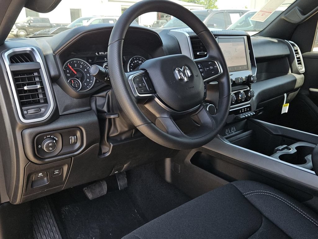 New 2026 RAM 1500 Express AWD/4WD image 23