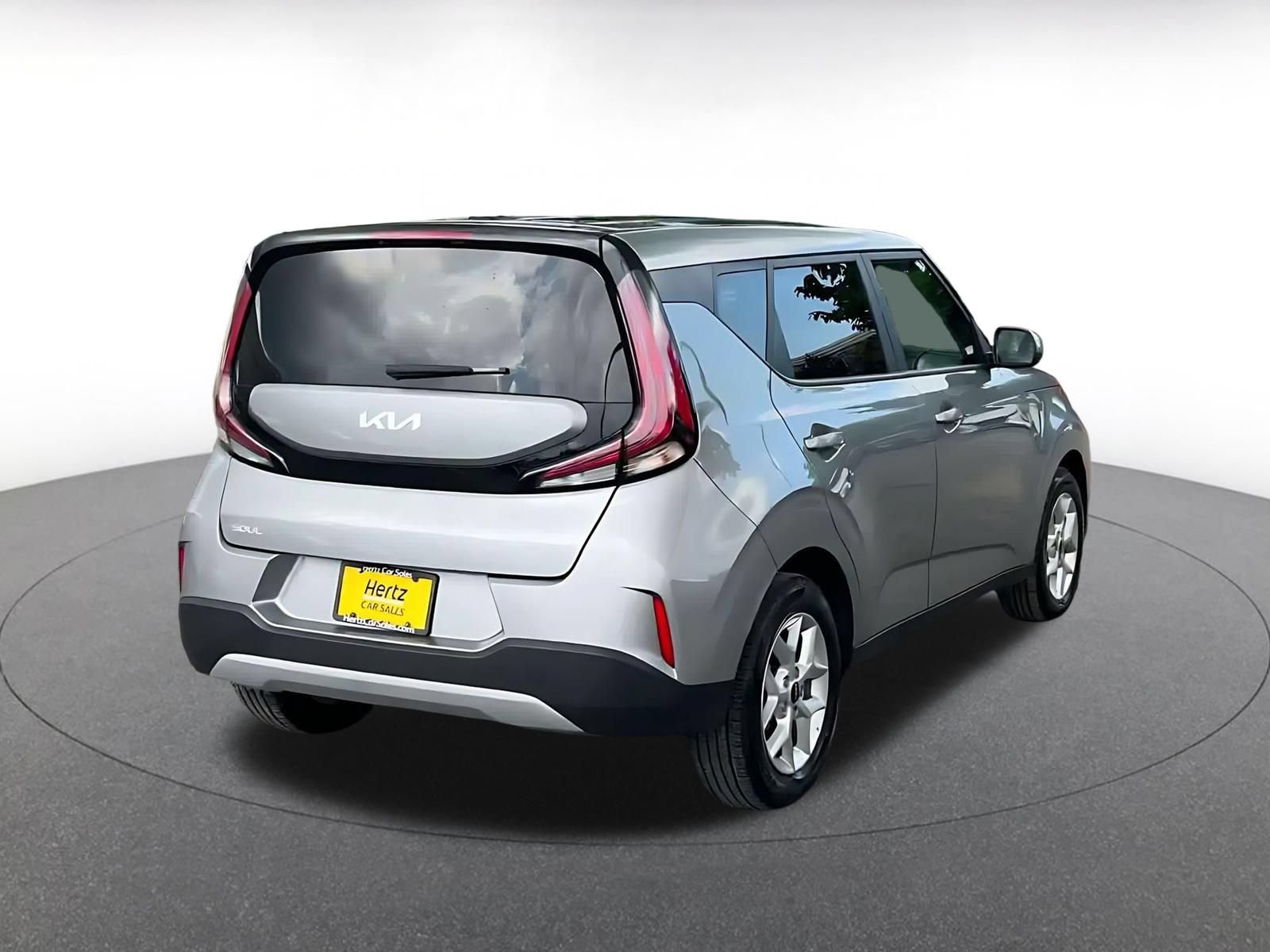 Used 2025 Kia Soul LX w/ LX Technology Package FWD image 14