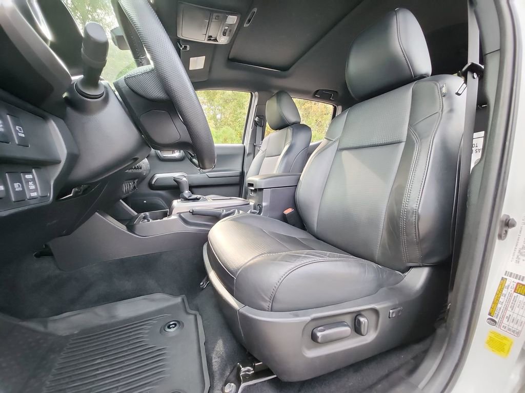 Used 2023 Toyota Tacoma Limited image 24