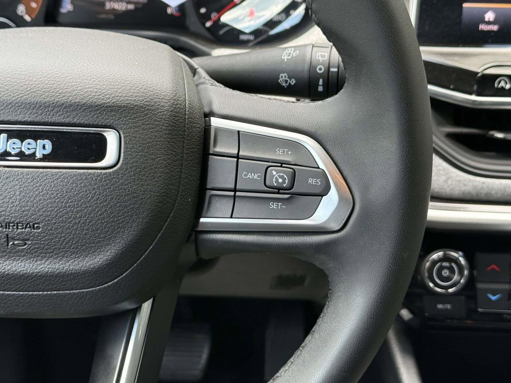 Used 2023 Jeep Compass Latitude AWD/4WD image 21