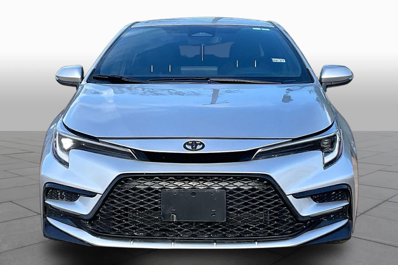 Used 2025 Toyota Corolla SE FWD image 4