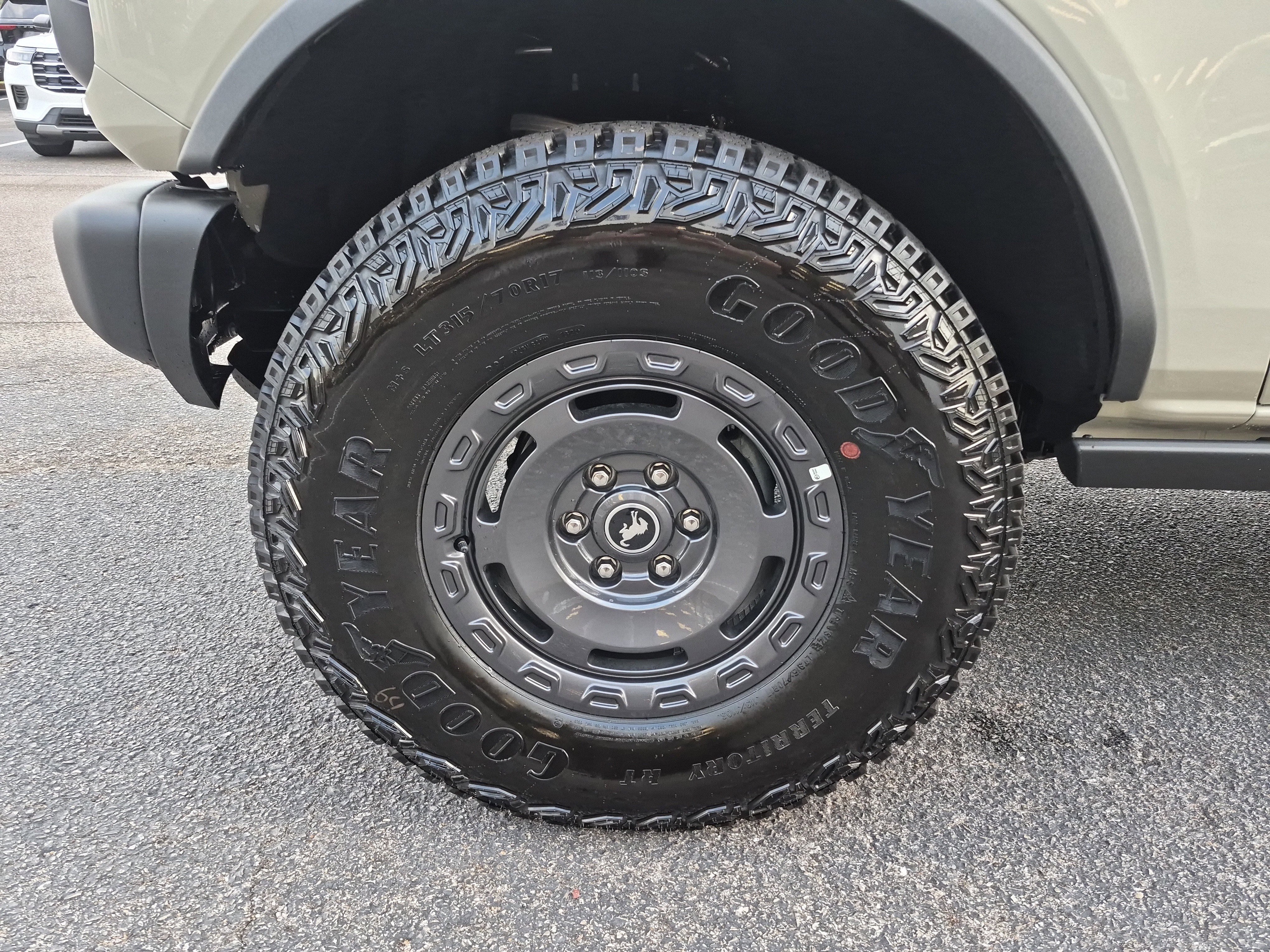 New 2025 Ford Bronco Badlands image 8