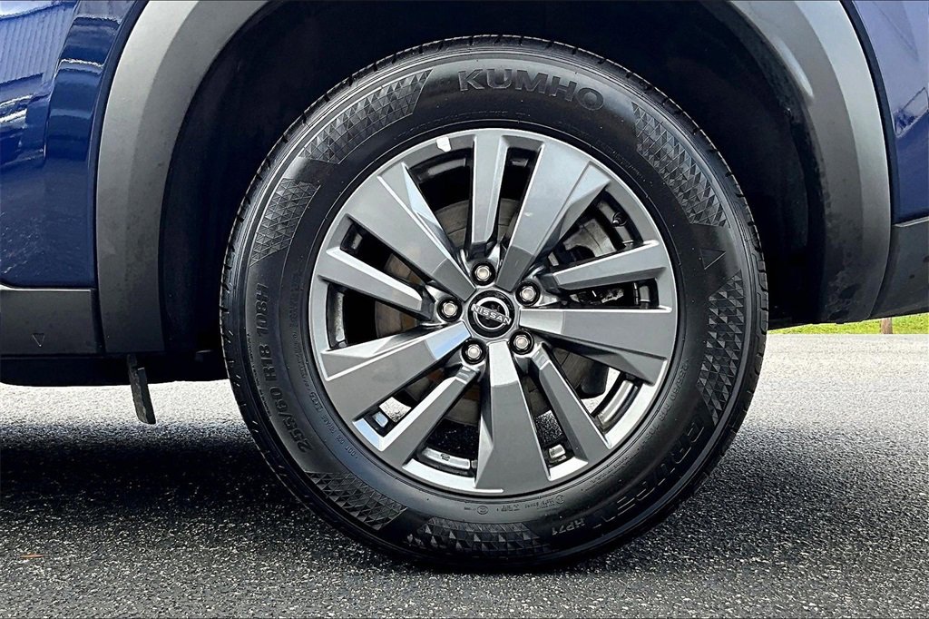 Used 2024 Nissan Pathfinder SV image 37