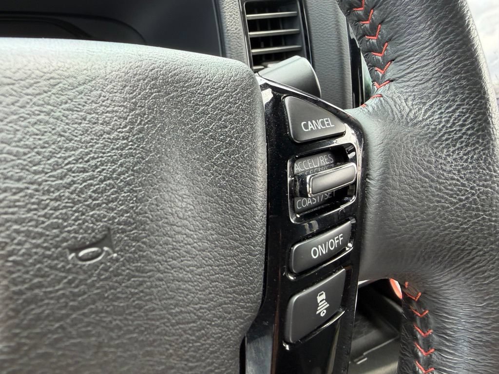 Used 2023 Nissan Frontier PRO-4X AWD/4WD image 6