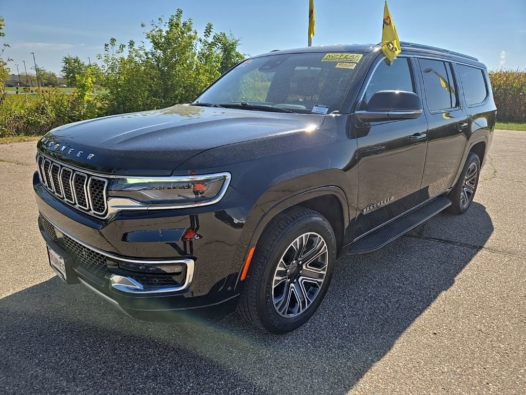 Used 2024 Jeep Wagoneer L Series II w/ Flexible Seating Group image 12
