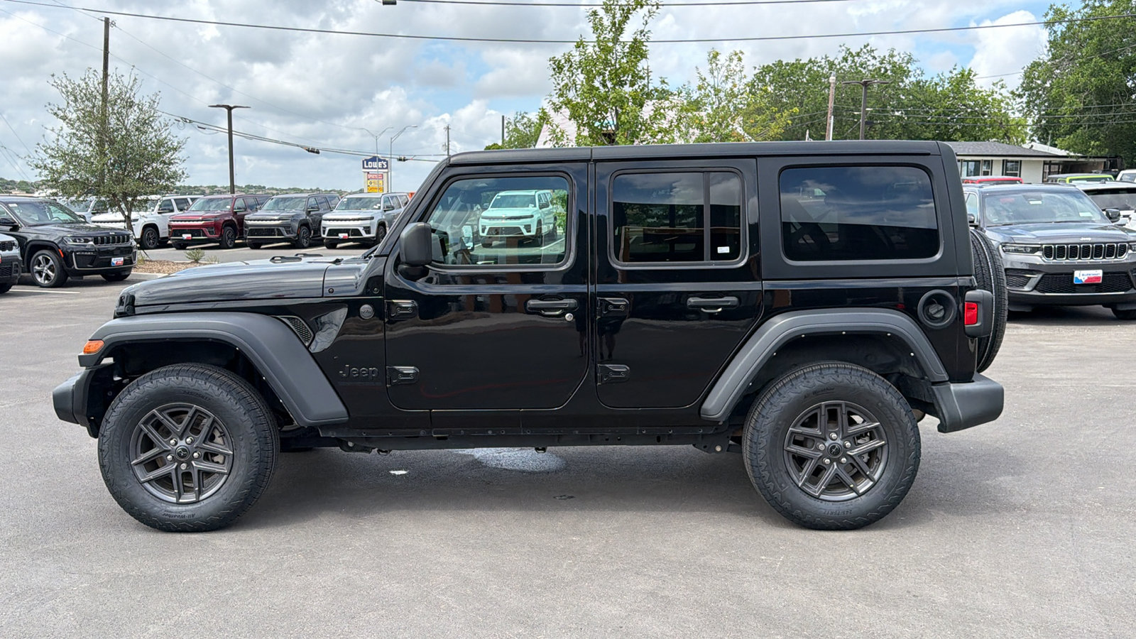 Used 2024 Jeep Wrangler Unlimited Sport AWD/4WD image 8