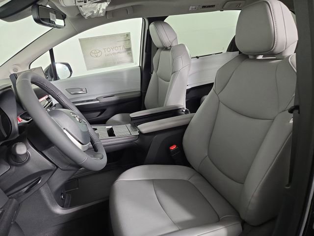 New 2025 Toyota Sienna XLE image 12