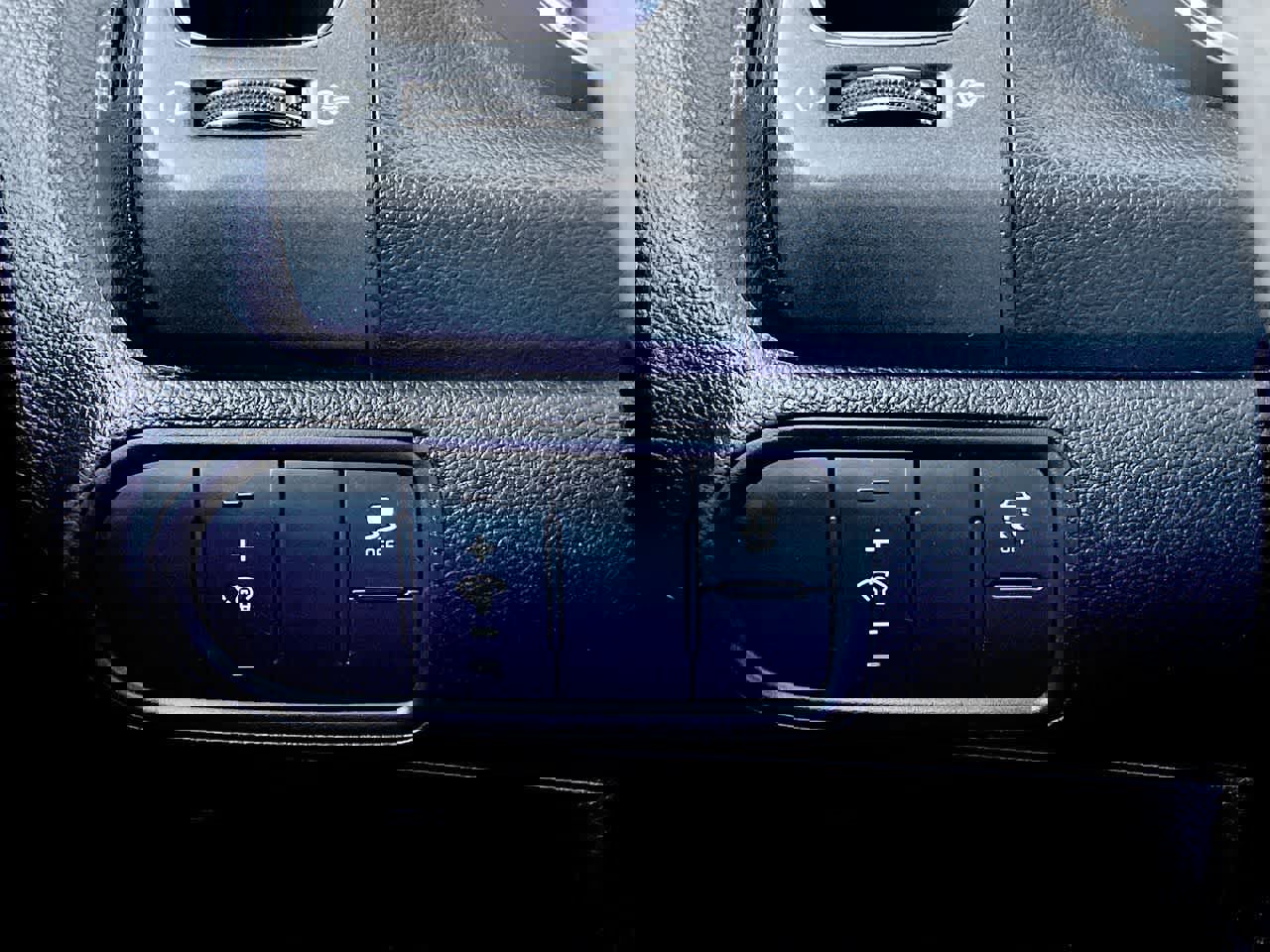 Used 2017 Kia Forte LX image 24