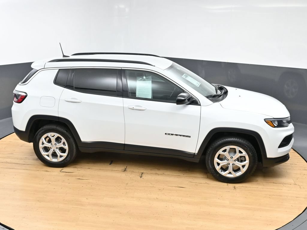 Used 2024 Jeep Compass Latitude AWD/4WD image 48