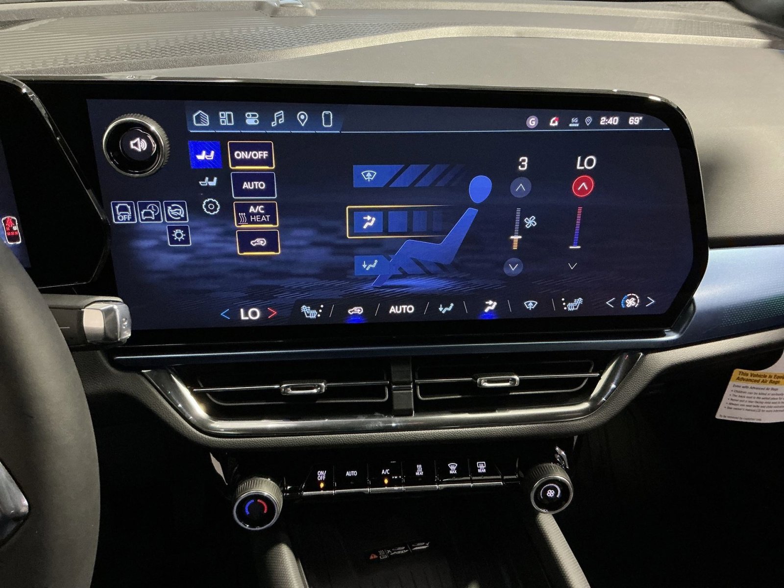 New 2026 Chevrolet Equinox EV LT image 29