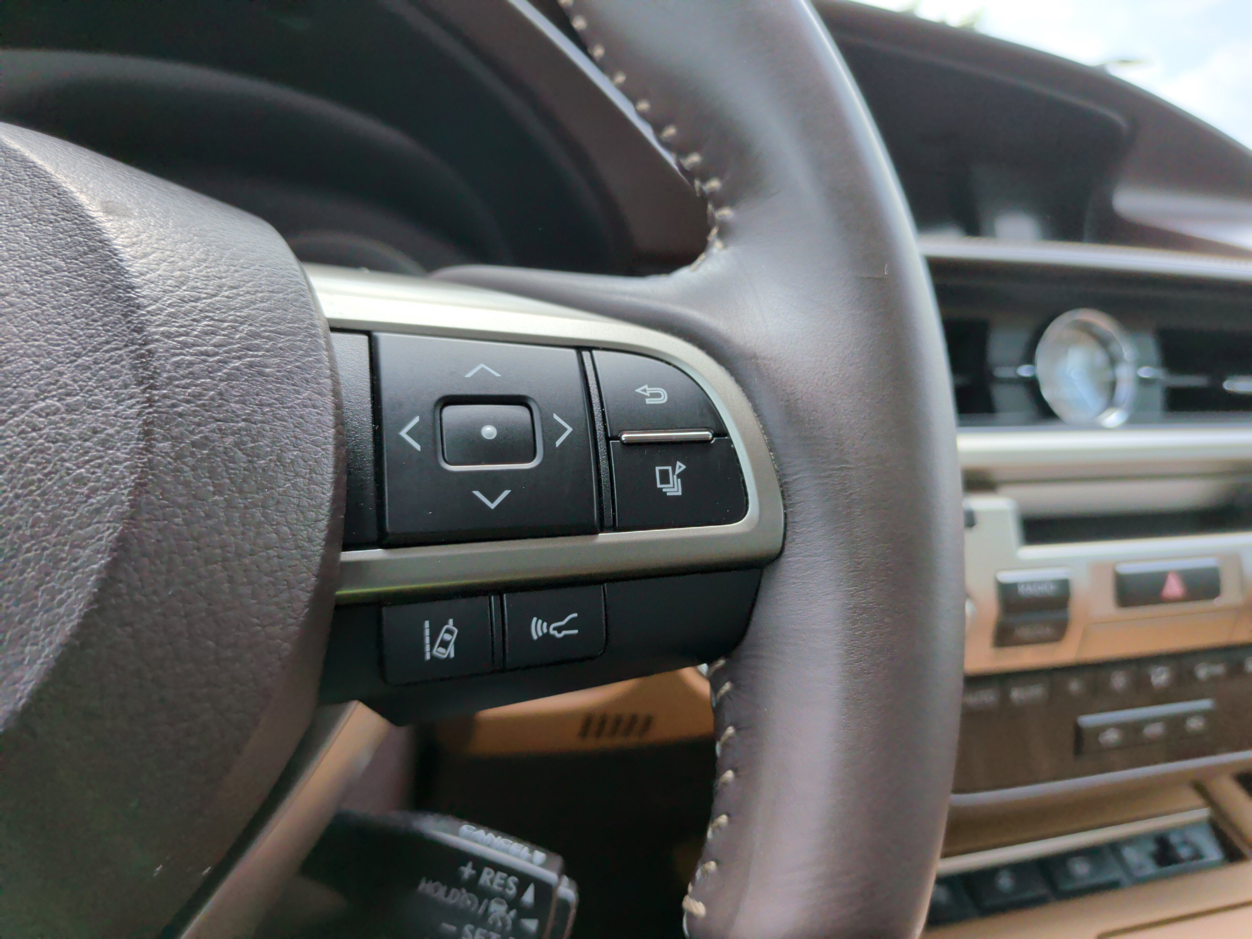 Used 2016 Lexus ES 350 w/ Luxury Package w/Wood Trim FWD image 22