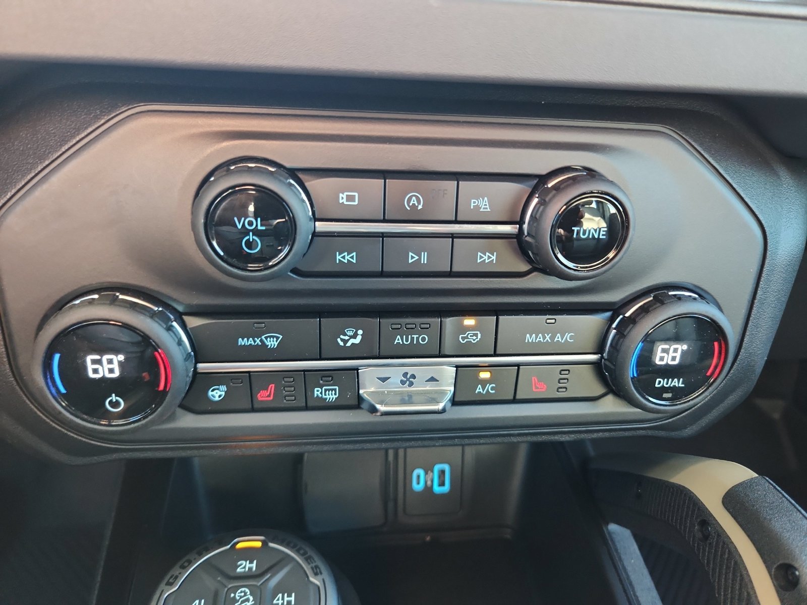 Used 2025 Ford Bronco Badlands w/ Sasquatch Package AWD/4WD image 21