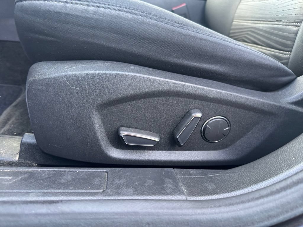 Used 2016 Ford Fusion SE FWD image 11