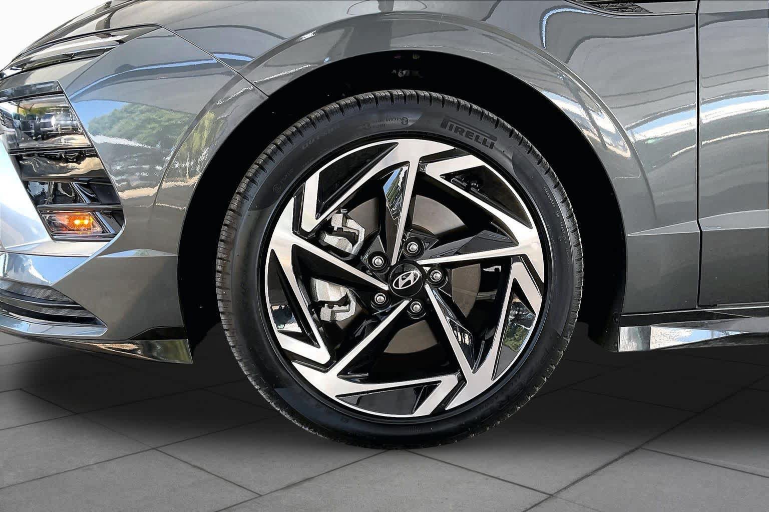 Certified 2026 Hyundai Sonata SEL AWD/4WD image 11