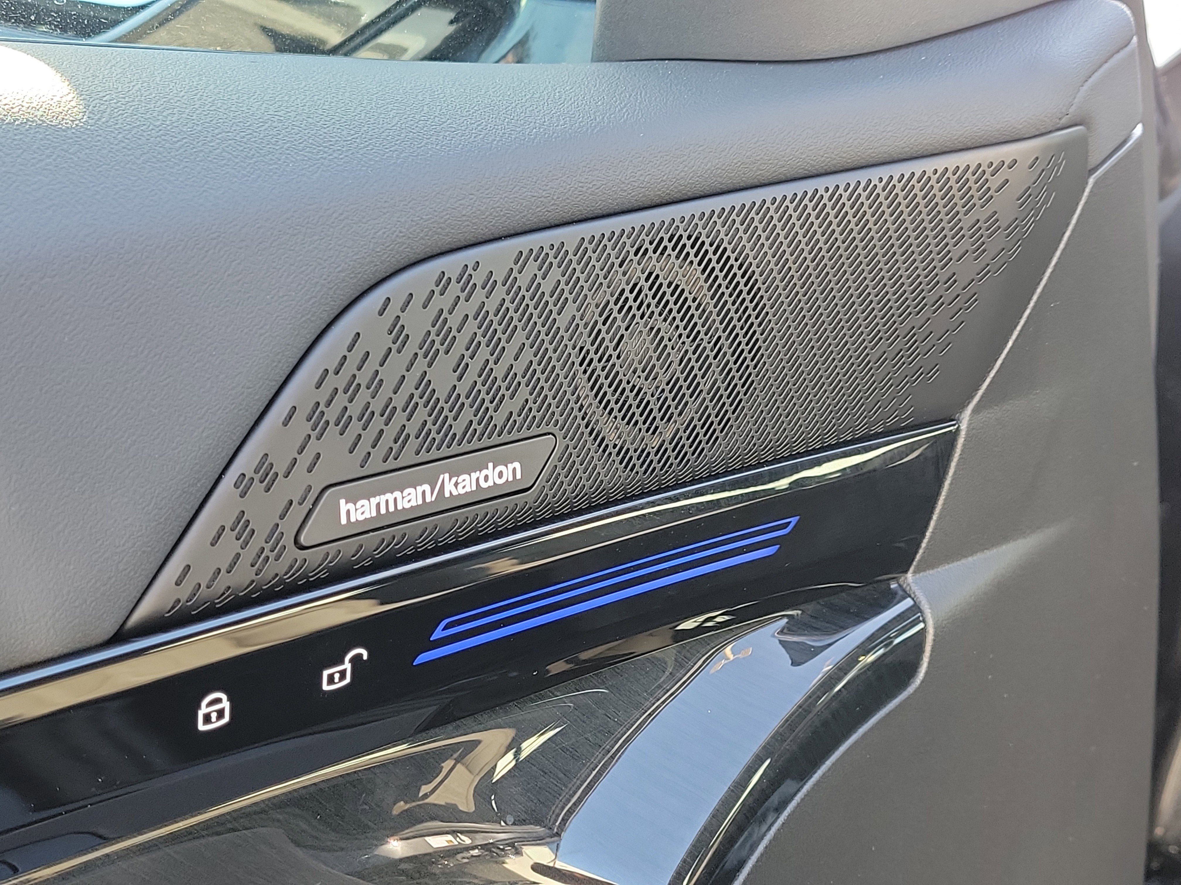 Used 2026 BMW 530i w/ M Sport Package image 15