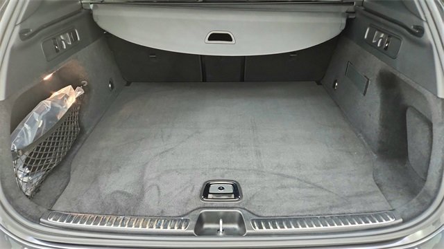 Used 2024 Mercedes-Benz GLC 300 4MATIC w/ AMG Line image 15