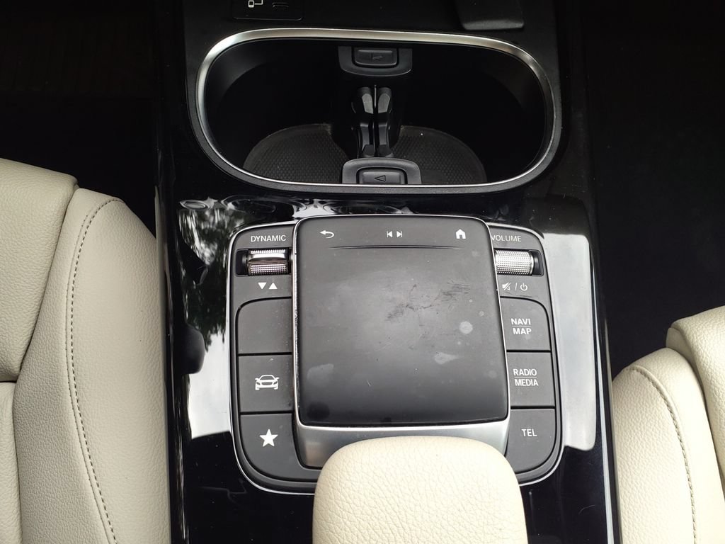 Used 2021 Mercedes-Benz CLA 250 image 28