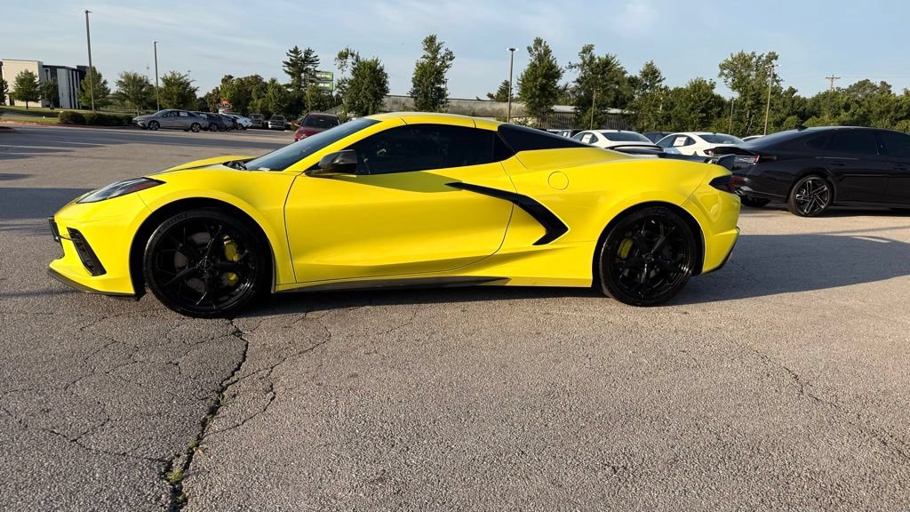 Used 2021 Chevrolet Corvette Stingray Premium Conv w/ Z51 Performance Package RWD image 4