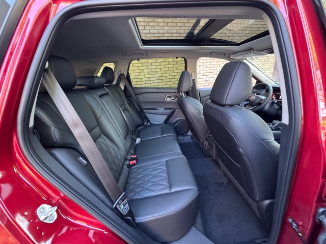New 2026 Nissan Rogue Platinum w/ Platinum Premium Package AWD/4WD image 19