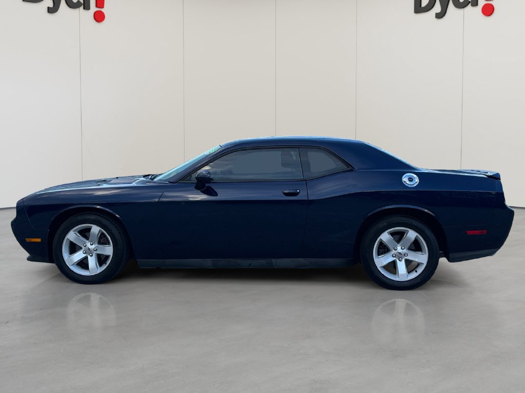 Used 2013 Dodge Challenger SXT RWD image 2