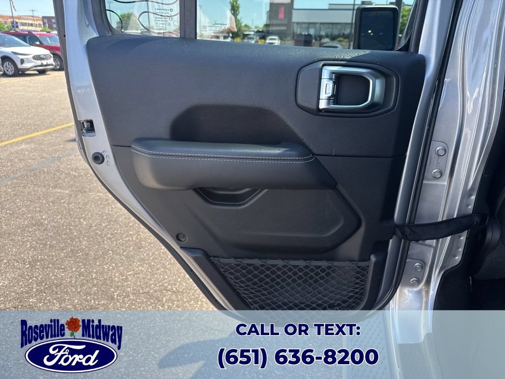 Used 2020 Jeep Gladiator Overland AWD/4WD image 36