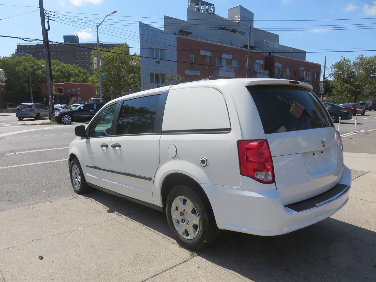 Used 2013 RAM C/V Tradesman FWD image 5