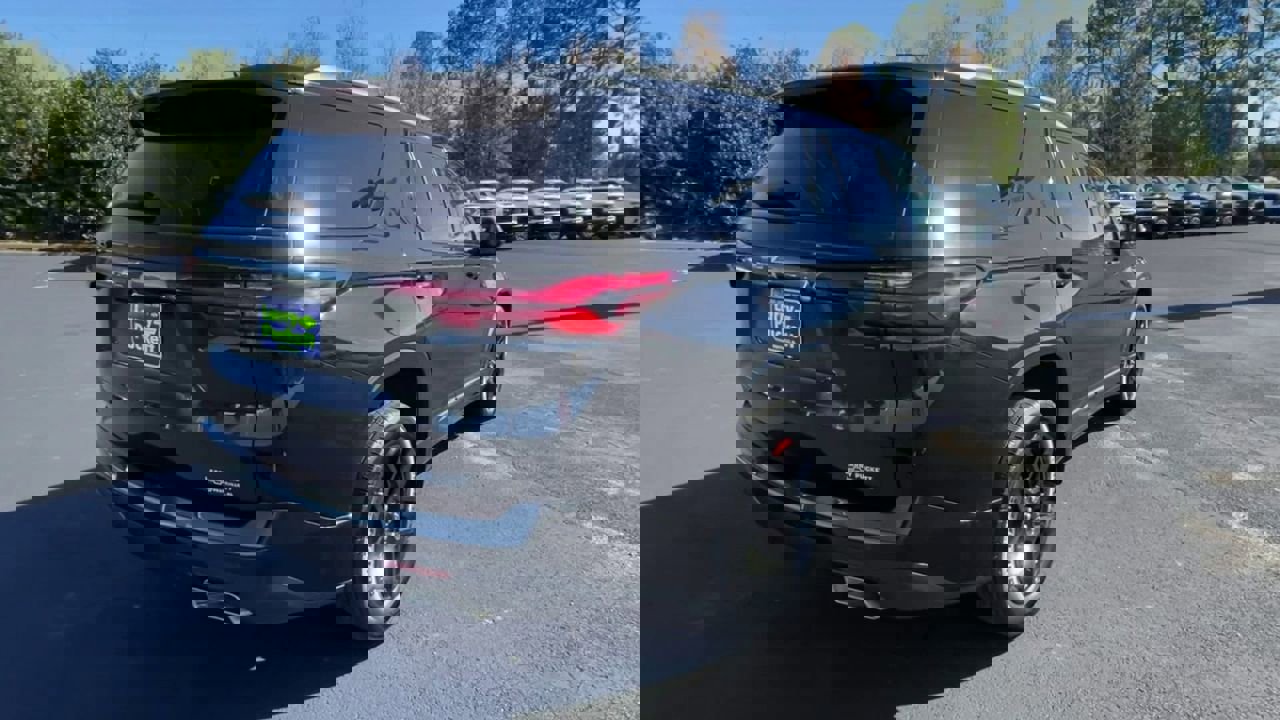 Used 2024 Chevrolet Traverse Premier w/ Redline Edition image 8