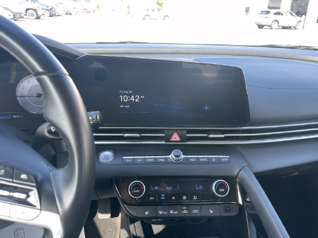 Used 2025 Hyundai Elantra SEL FWD image 12