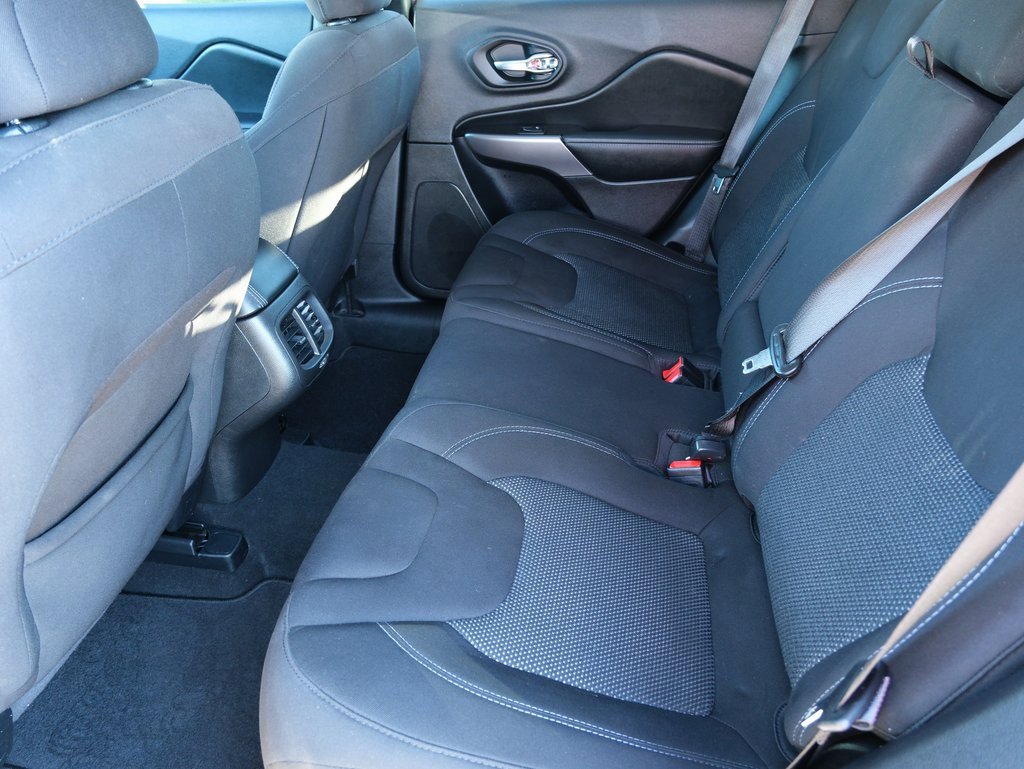 Used 2021 Jeep Cherokee Latitude image 28