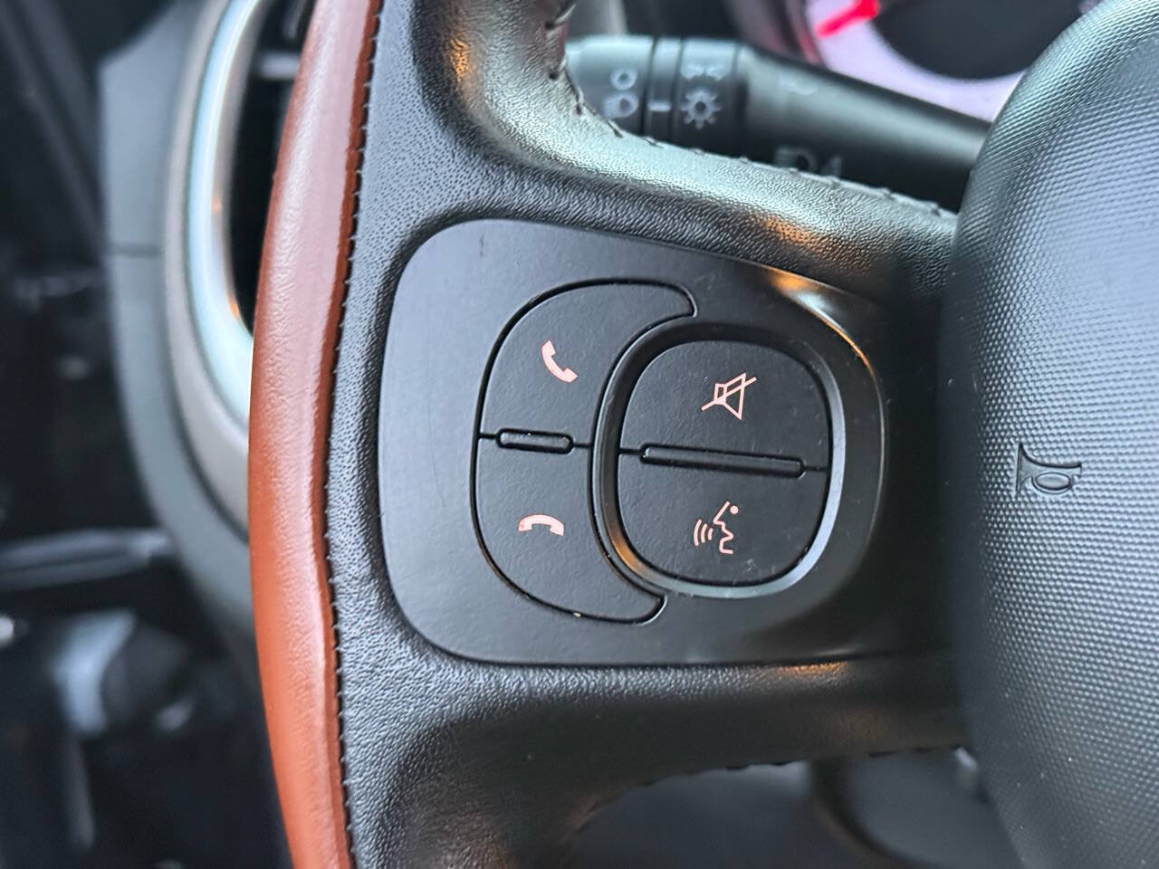 Used 2014 FIAT 500L Trekking FWD image 25