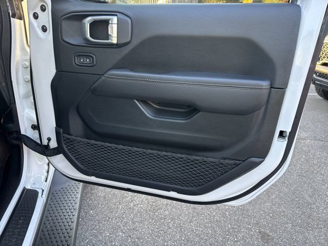 Used 2021 Jeep Wrangler Unlimited Sahara AWD/4WD image 16