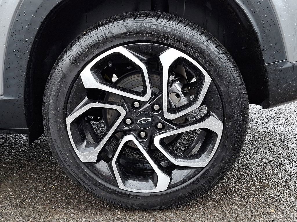 Used 2024 Chevrolet Trax RS w/ Driver Confidence Package image 32