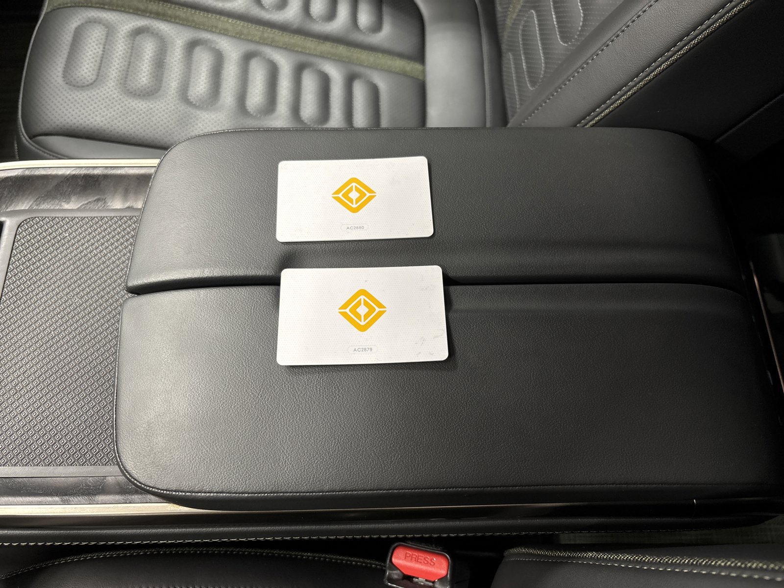 Used 2022 Rivian R1S Launch Edition image 31