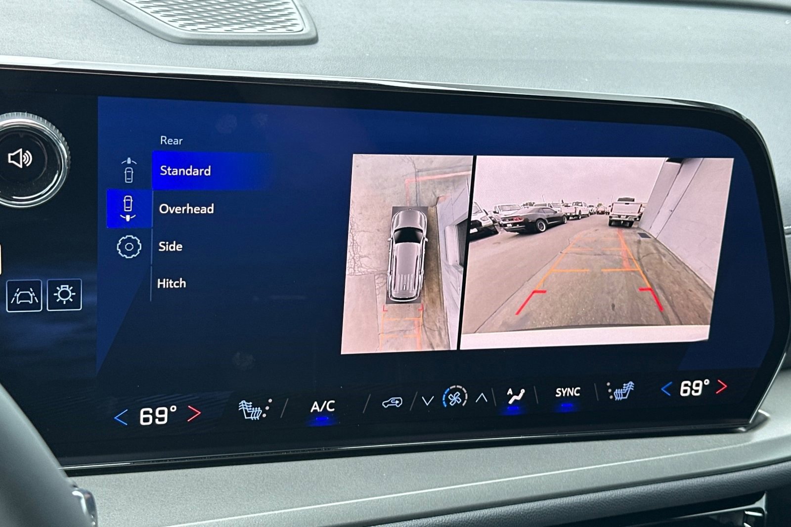 New 2025 Chevrolet Traverse LT w/ Enhanced Driving Package image 24