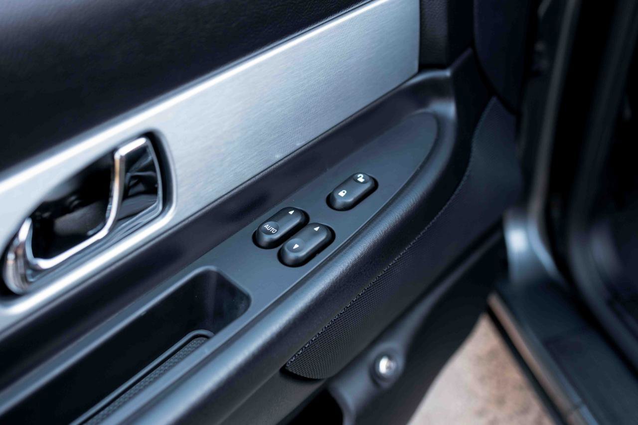 Used 2003 Ford Thunderbird Deluxe image 46