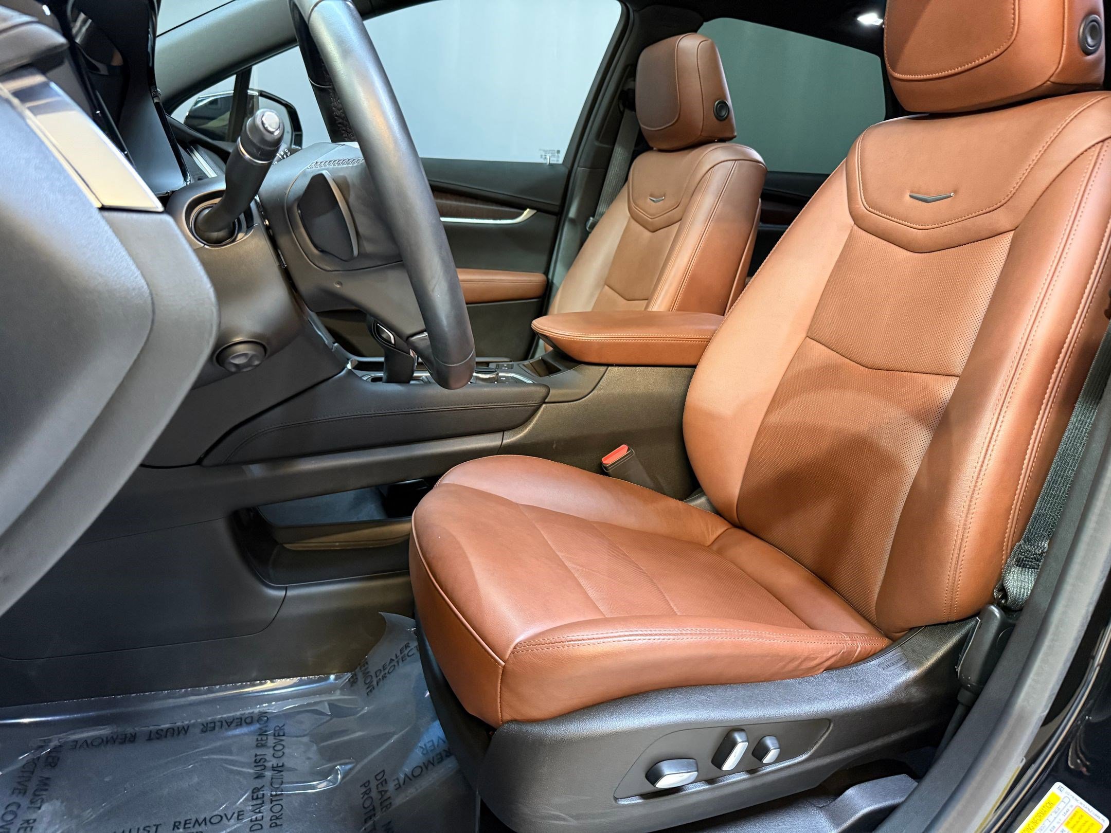 Certified 2022 Cadillac XT5 Premium Luxury w/ Technology Package image 5