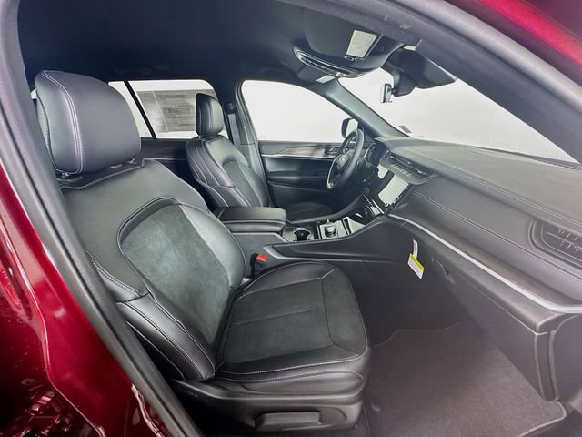 New 2026 Jeep Grand Cherokee Altitude image 30