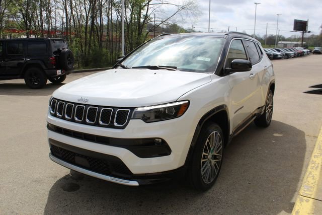 Used 2024 Jeep Compass Limited w/ Elite Group image 1