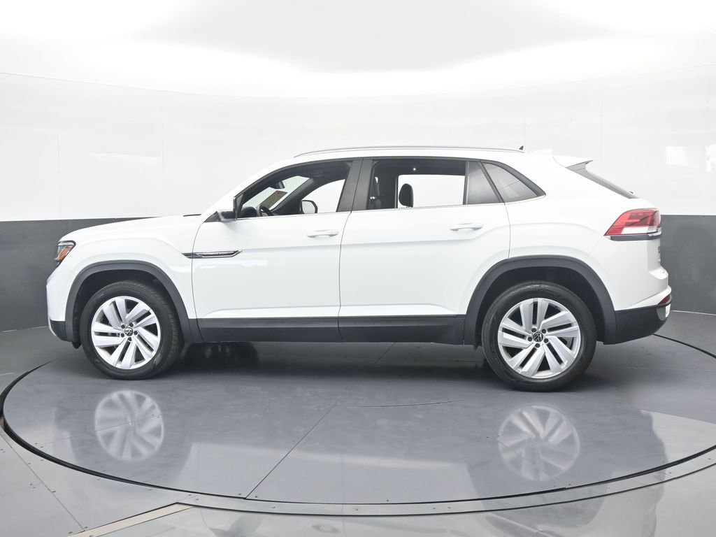 Used 2021 Volkswagen Atlas Cross Sport SE w/ Panoramic Sunroof Package image 3