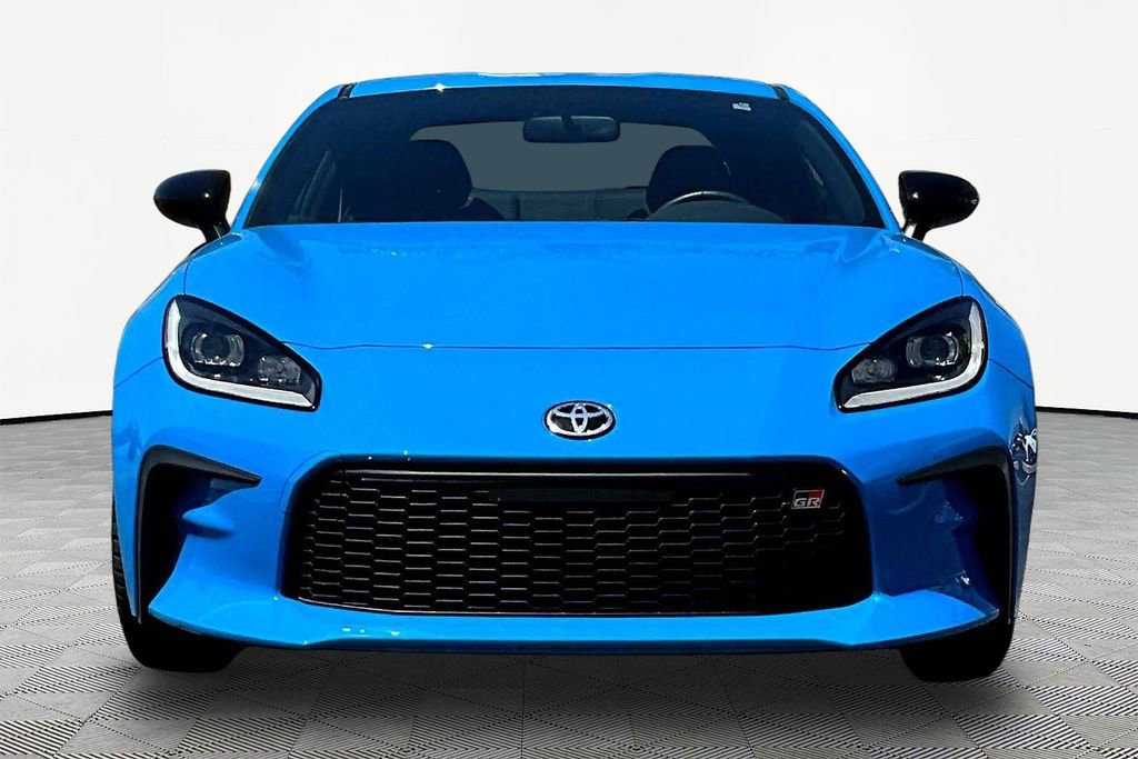Used 2022 Toyota GR86 image 2