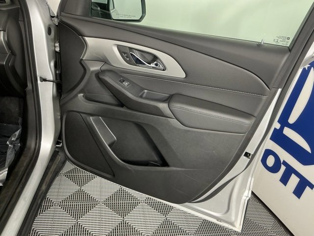 Used 2022 Chevrolet Traverse LT image 12