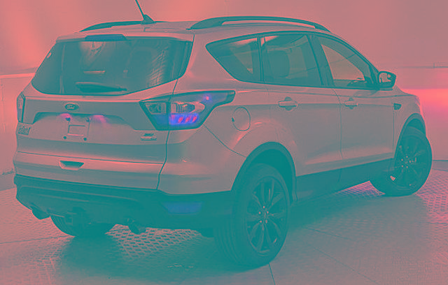 Certified 2018 Ford Escape SE w/ SE Sport Appearance Package image 3