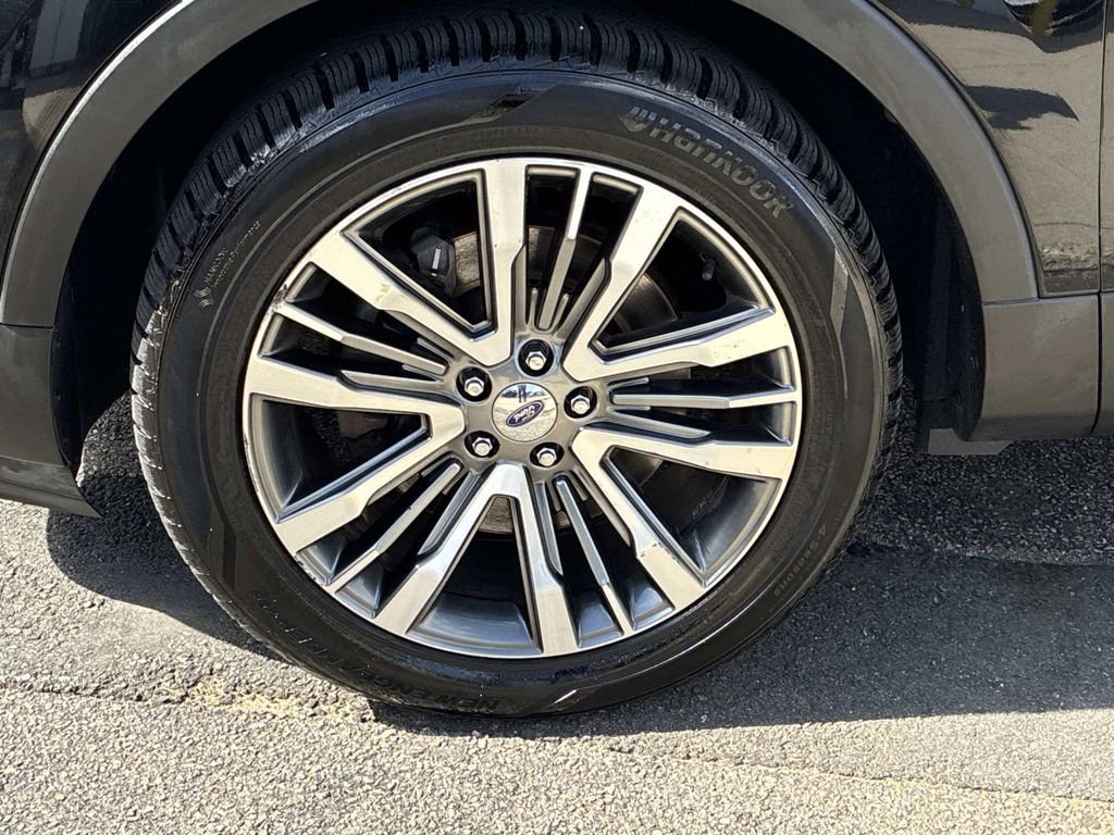 Certified 2018 Ford Explorer Platinum image 21