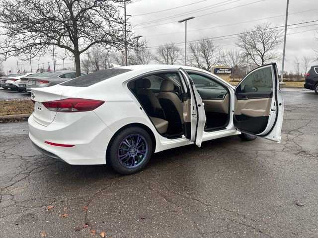 Used 2018 Hyundai Elantra SE w/ SE Connectivity Package 04 image 29