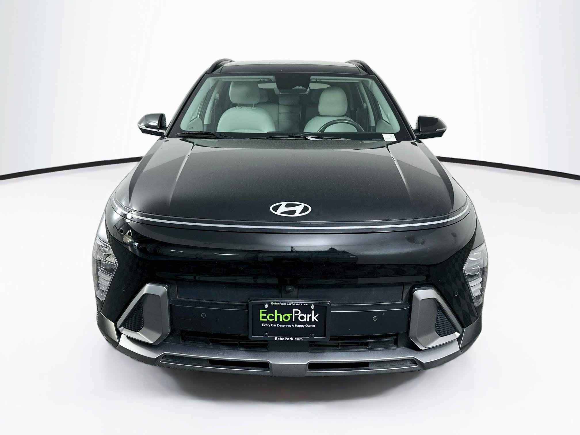 Used 2024 Hyundai Kona Limited FWD image 2
