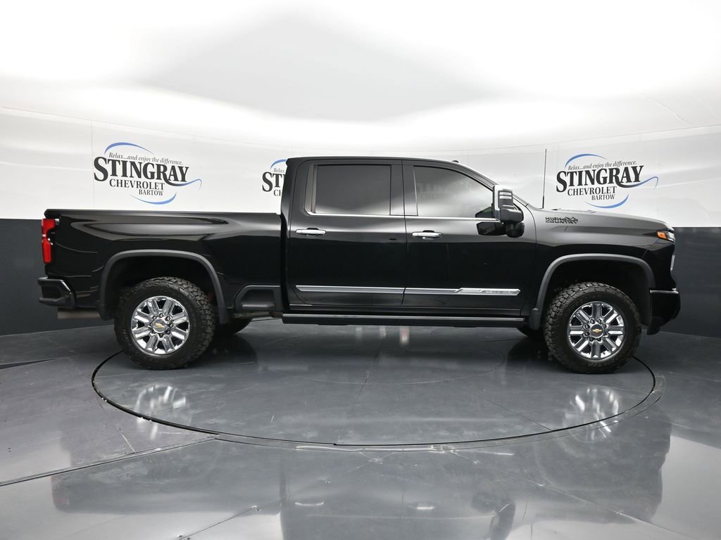 Used 2024 Chevrolet Silverado 2500 High Country w/ High Country Premium Package AWD/4WD image 8