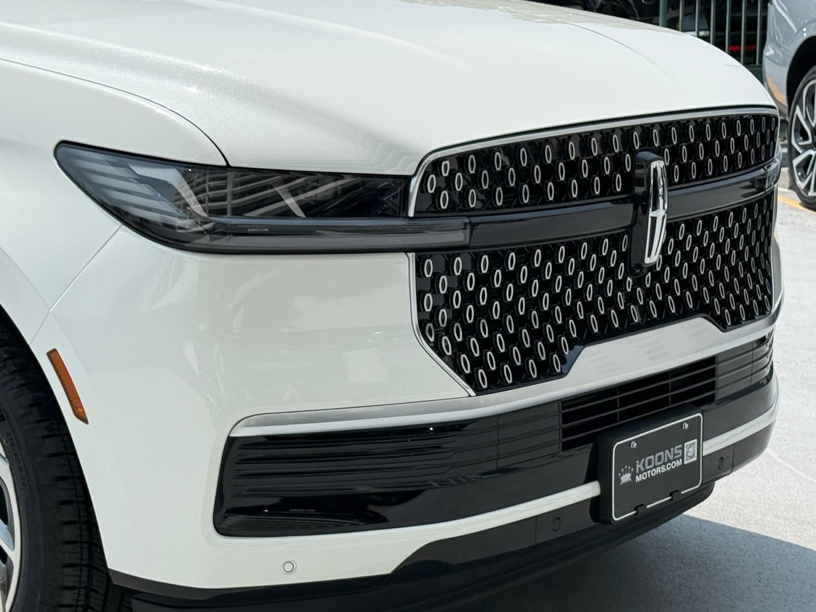 New 2027 Lincoln Navigator Premiere AWD/4WD image 9