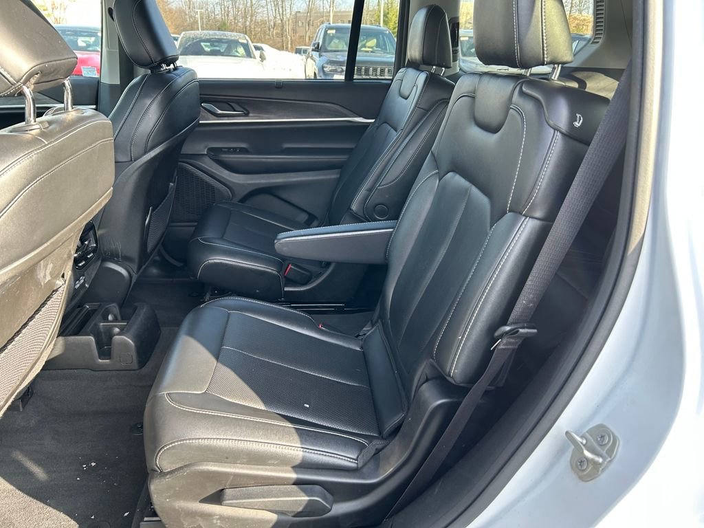 Used 2023 Jeep Grand Cherokee L Limited w/ Luxury Tech Group II image 25