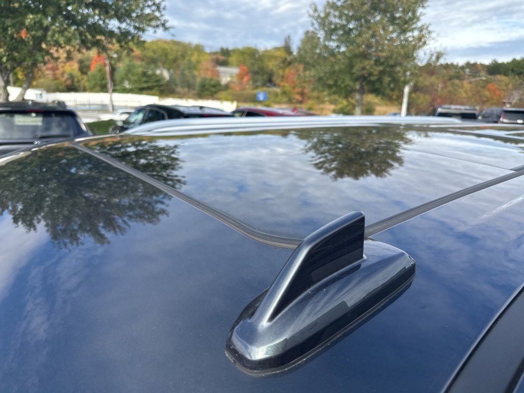 Used 2021 GMC Yukon XL Denali w/ Denali Premium Package image 15